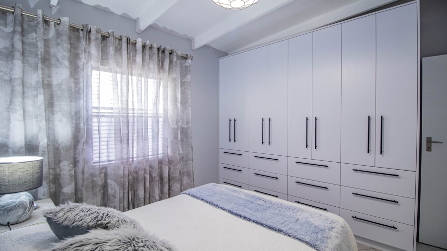 3 Bedroom Property for Sale in Jacobsbaai Western Cape